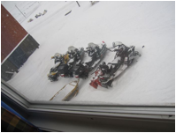 : Macintosh HD:Users:nozawasatonori:Desktop:2011Feb_Longyeabyen:2011FebLong_manuscript:l10snowbike.jpg