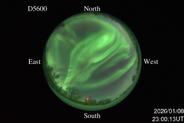 D5600_20260108230013_green_rays.jpg