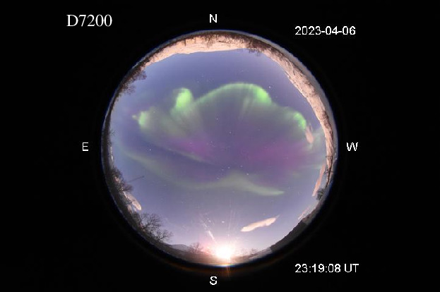 D7200_20230406231908_green_purple_rays.jpg