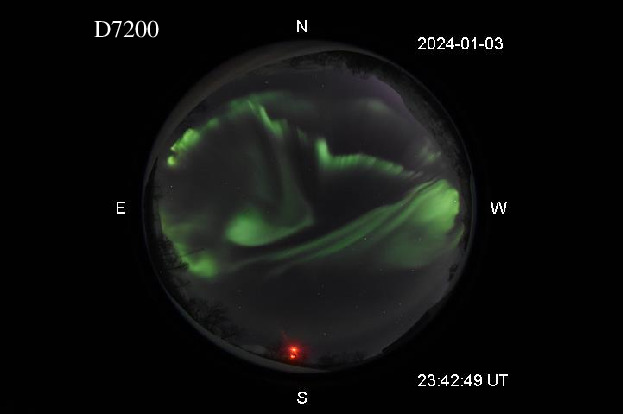D7200_20240103234249_green_rays_arcs.jpg