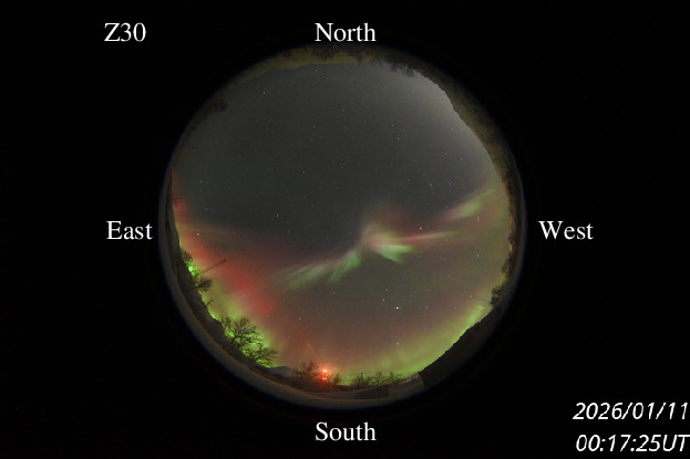 Z30_20260111001725_green_red_rays_arcs.jpg