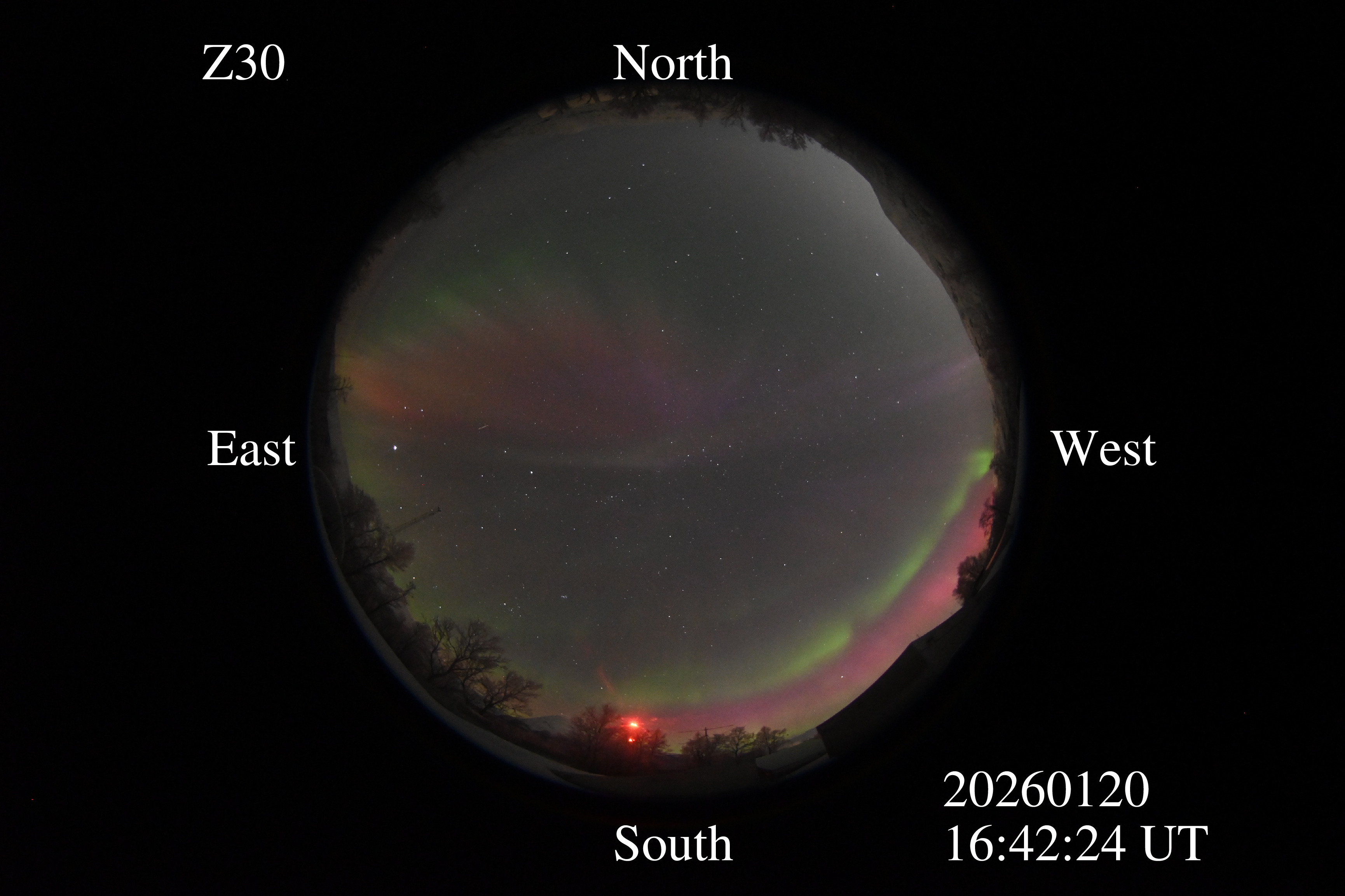 Z30_20260120164224_green_red_rays.jpg